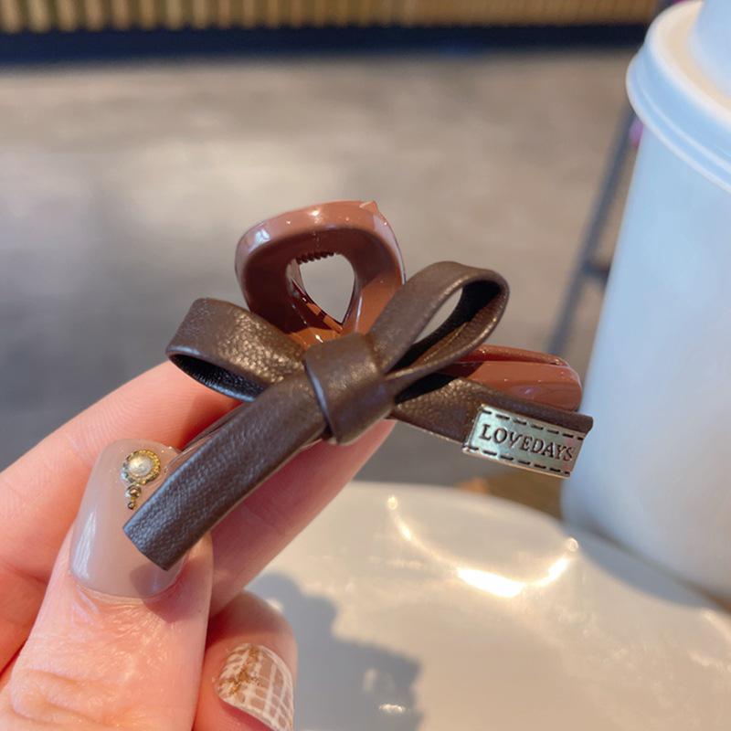 

Мини-заколка для волос в виде акулы из кожи: Милый и шикарный аксессуар для женщин