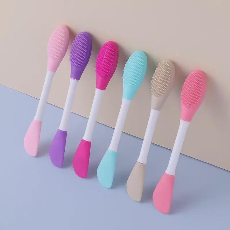 Doppelfunktionaler 2-köpfiger Silikon-Maskenpinsel für selbstgemachte Schlammmasken und Beauty-Make-up. Perfekt zum Verschmieren und Reinigen.