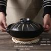 Japanse Keramische Kleipot: Multi-Use Stoofpot, Rijstkoker, Gas- en Inductiekookplaat - Kleine Maat Steen en Platte Pan voor Soepen.