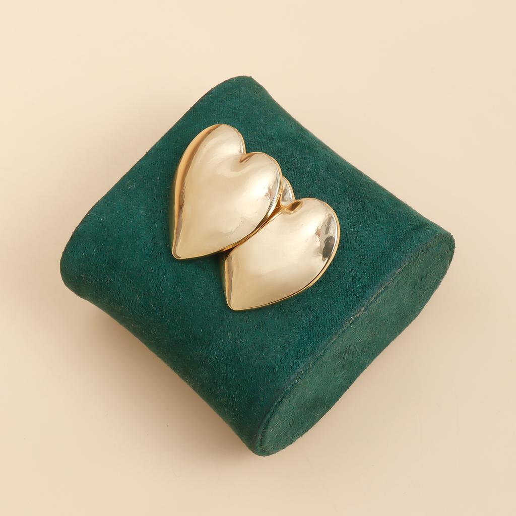 INS love retro design stud earrings exaggerated geometric symmetry heart earrings