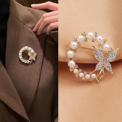 Diamantbesetzte Perlen-Schmetterlingsbrosche, High-End Luxusmode Personalisierte Korsage Bekleidungsaccessoires