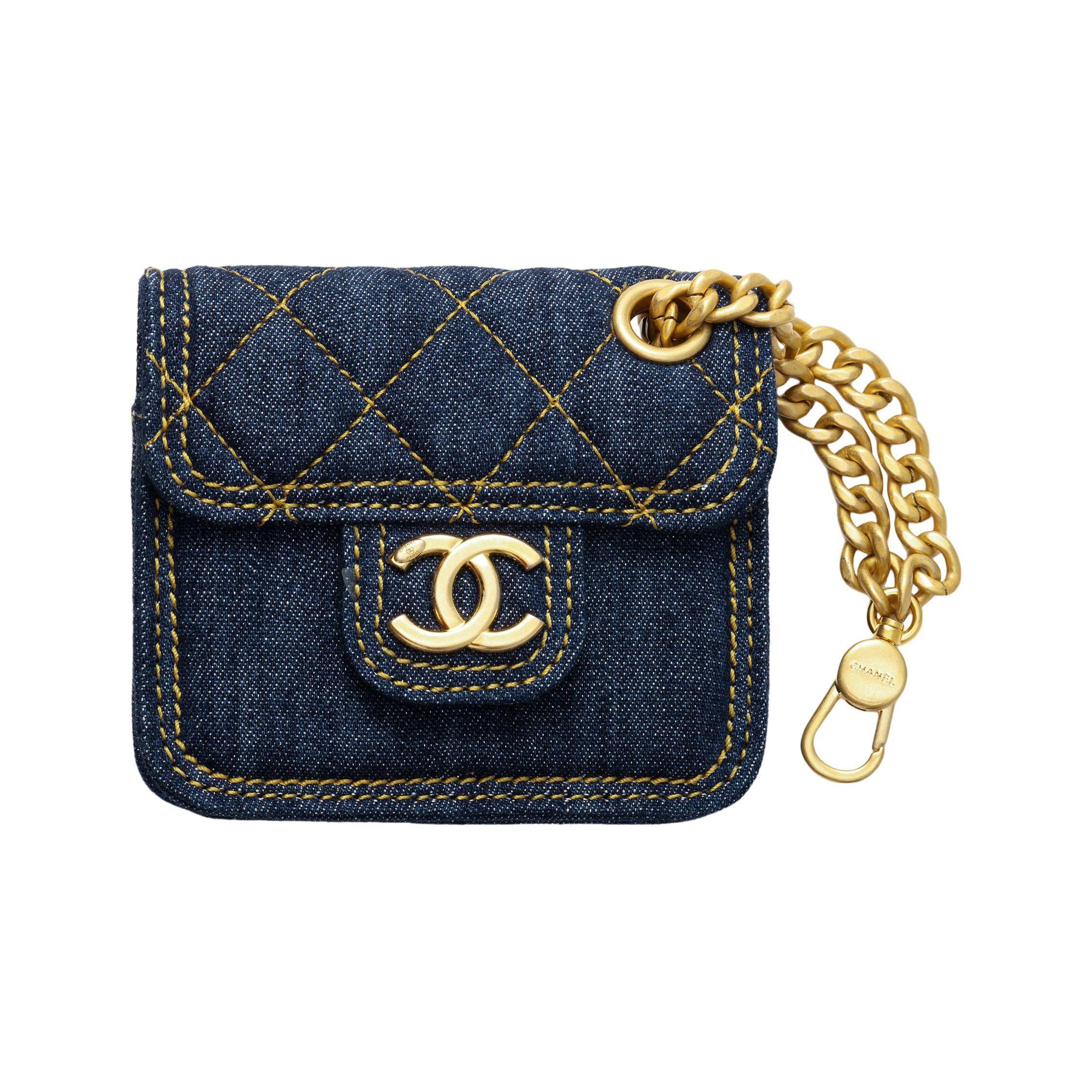 

Chanel 23S Double You Quilted Chain Denim Gold Logo Pendant Bag Coin Purse Headphone Bag Women bags Blue AP3355-B10903-NN574 Box(Basic Set+Box)