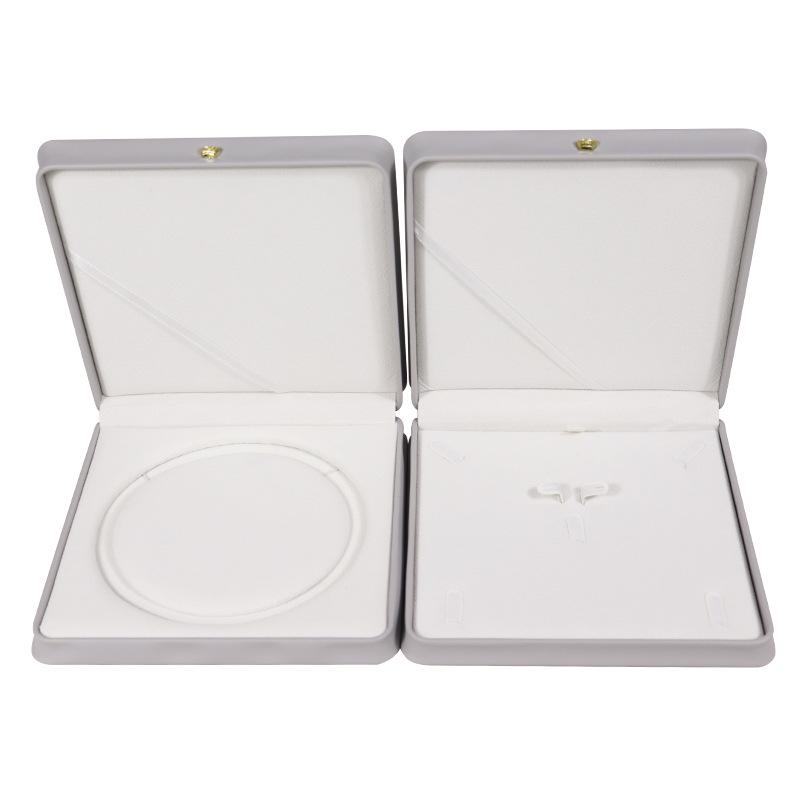 Elegant Pearl Necklace and Jewelry Gift Box Set with Rounded Crown Design
