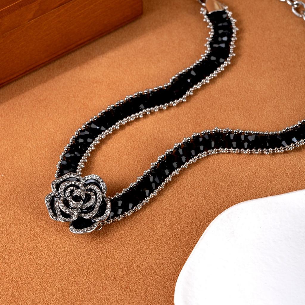 Black Camellia Drop Glaze Inlaid Light Luxury Clavicle Chain Bracelet Set