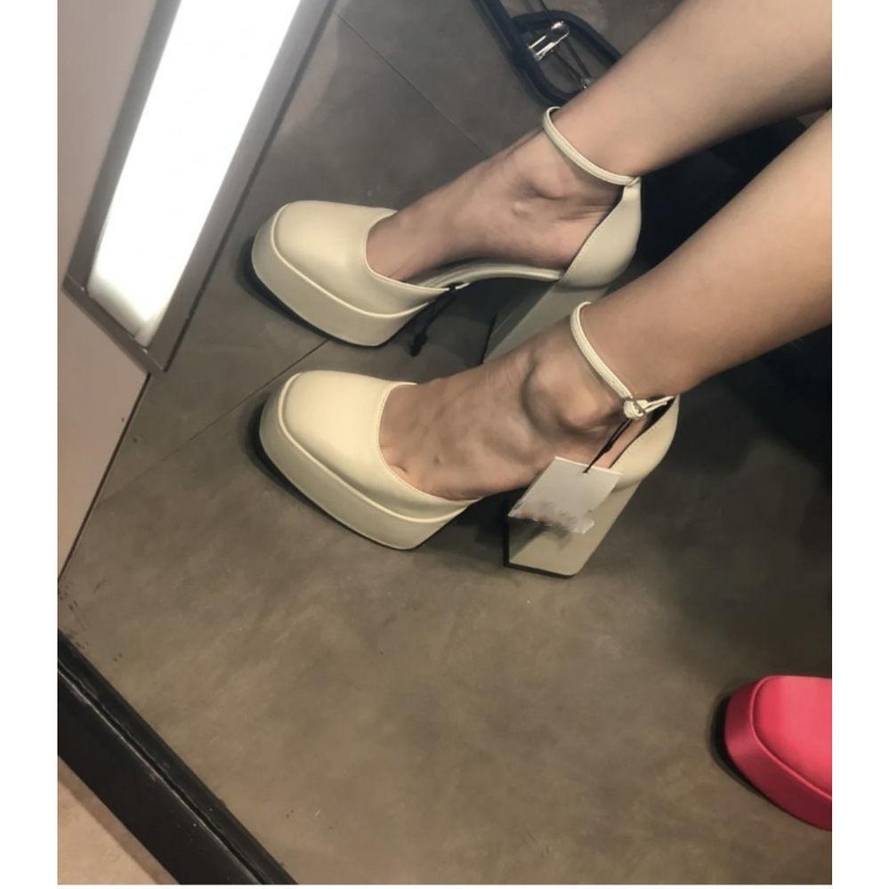 Mary Jane shoes feel classical Brock shoes super high heels shallow summer design simple French