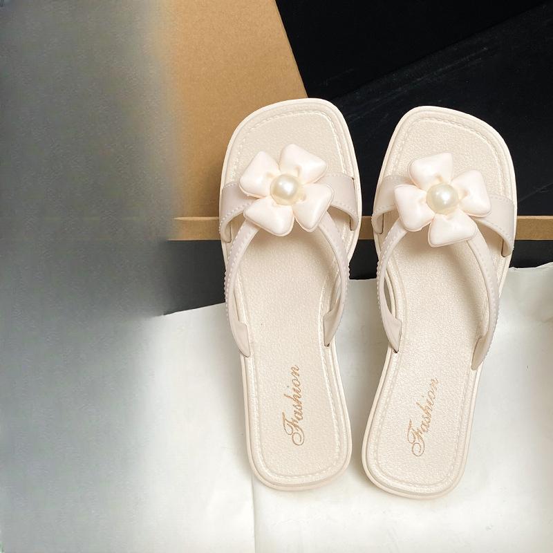 Pearl Shoes Are Versatile Women's Beach Flat Anti-slip Outerwear Student Fashion Flip-flops