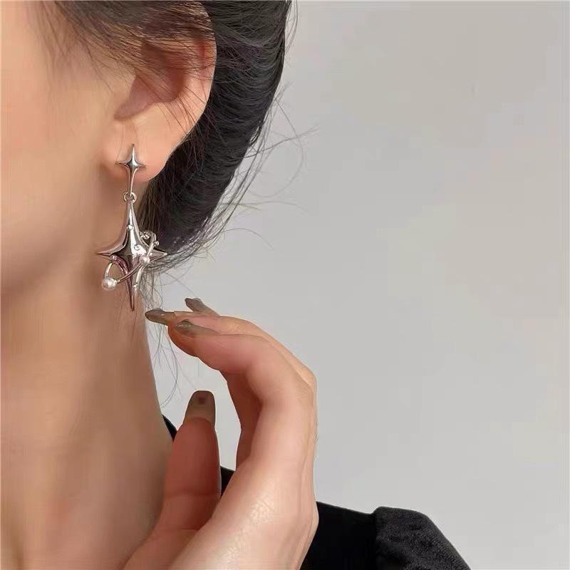 Star Series Diamond Earrings: High-End Niche Design for Women, Neutral Silver Needle
