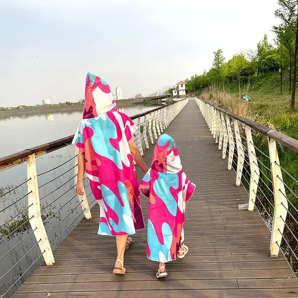 Bedrucktes Strandhandtuch mit Kapuze für Erwachsene Kinder Schnelltrocknender Schwimmbad-Poncho Handtuch mit Umhang Bademantel Handtücher
