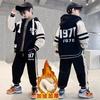 Jungen Herbst- und Winter-Fleece-gefüttertes verdicktes Jacken-Set Stilvolles mittleres und großes Kinder-Winter-Kinder-Modische Sportbekleidung