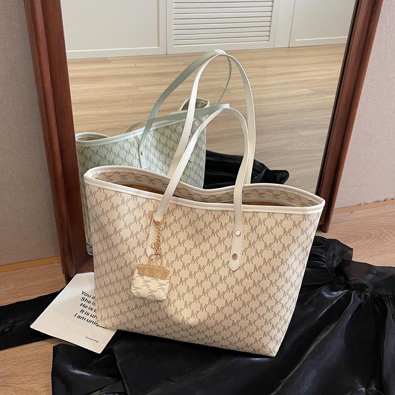 Large-capacity Bag Women's New Versatile High-end Shoulder Handbag Class Commuter Tote Bag