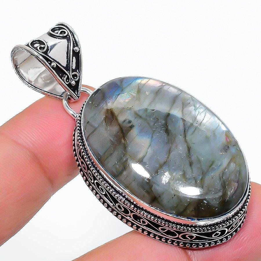 

Vintage Labradorite Gemstone Handmade Ethnic Jewelry Pendant 2.17 VR-2044