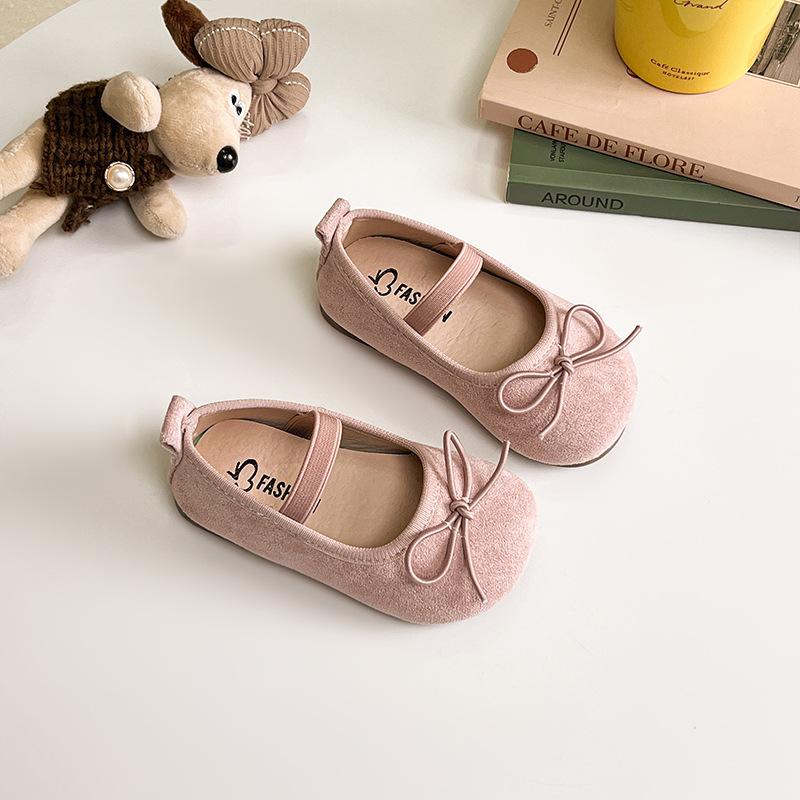 1-2 years old 3 women's treasure small leather shoes 2025 spring and autumn new girls' princess shoes children's soft-soled toddler shoes Doudou shoes