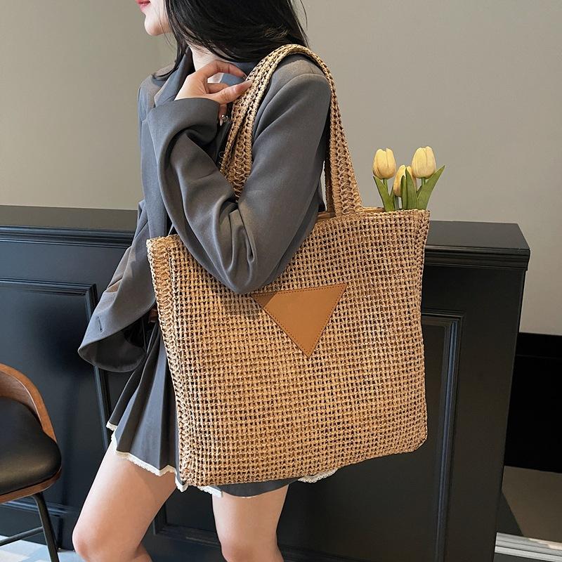 Personality Trend Casual Simple Fashion Large Capacity Bag 2025 Summer New Foreign Style Women Shoulder Tote Bag