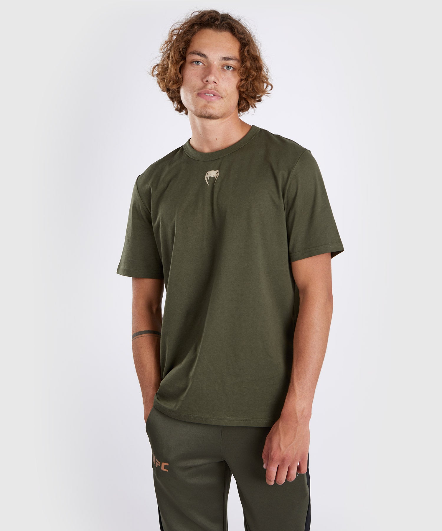 

UFC Adrenaline by Venum Fight Week Мужская футболка с коротким рукавом - хаки S