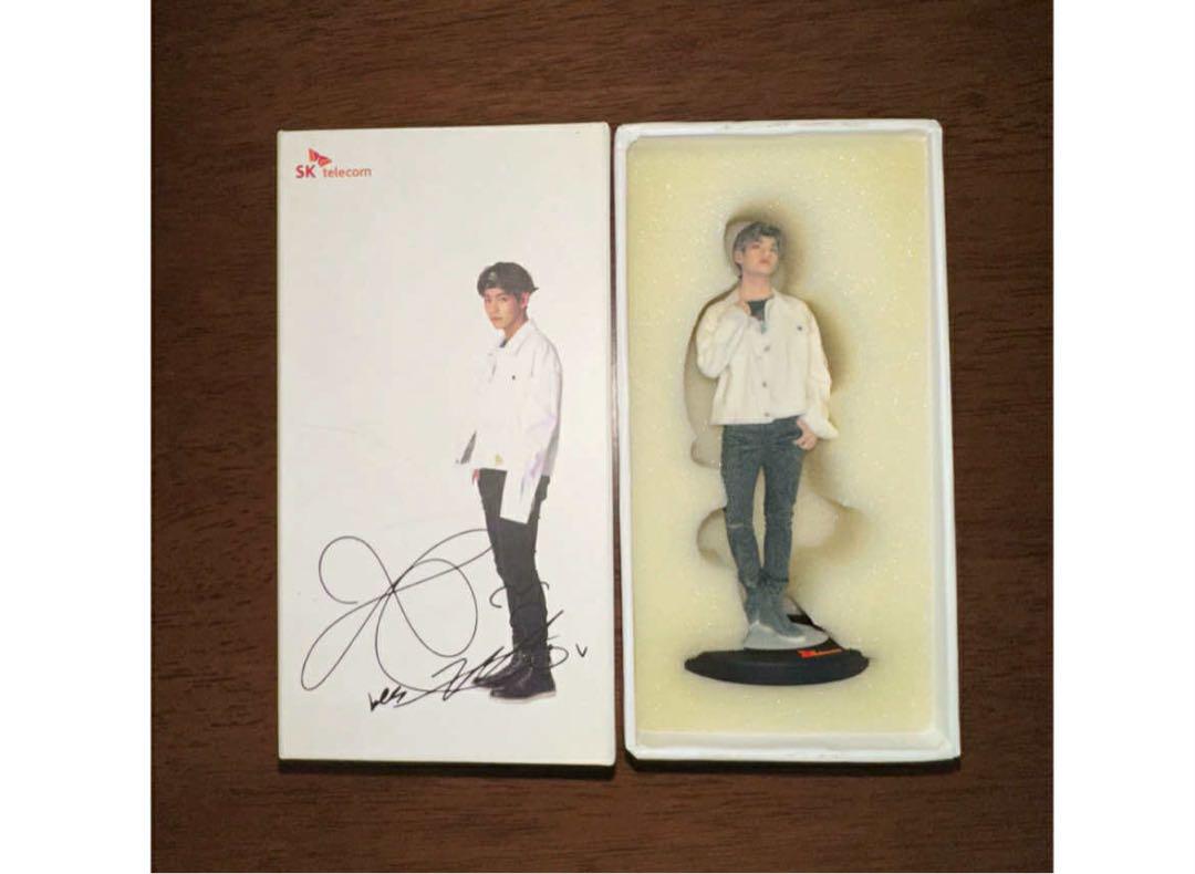 

[ИСПОЛЬЗОВАН] BTS SK telecom Официальная фигурка Тэхёна V