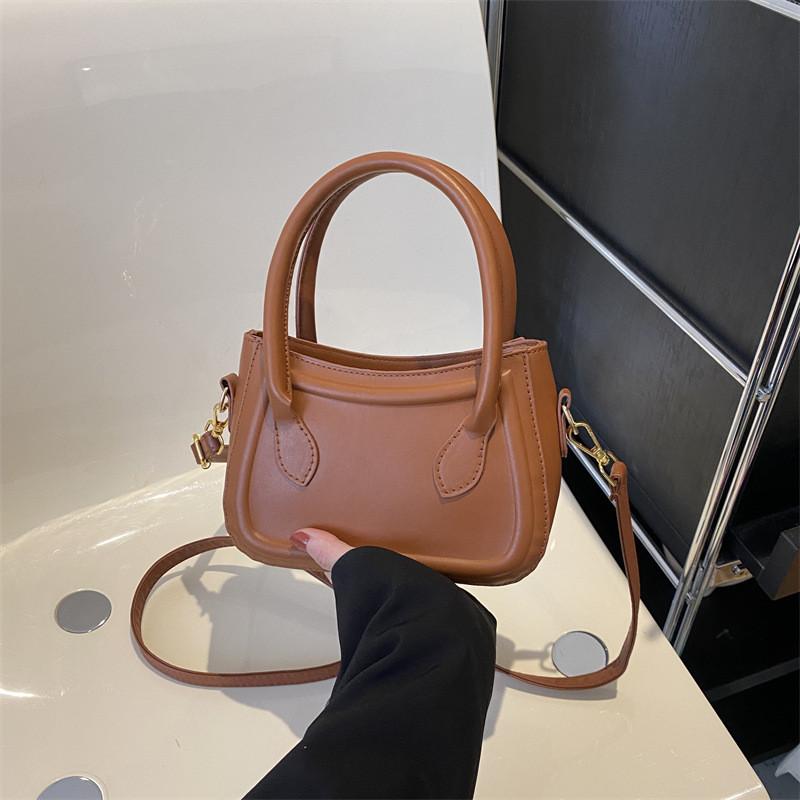 Trendy Minimalist Shoulder Bag 2023 Pure Color Texture Fashionable Fresh Street Style Pu Small Crossbody Bag