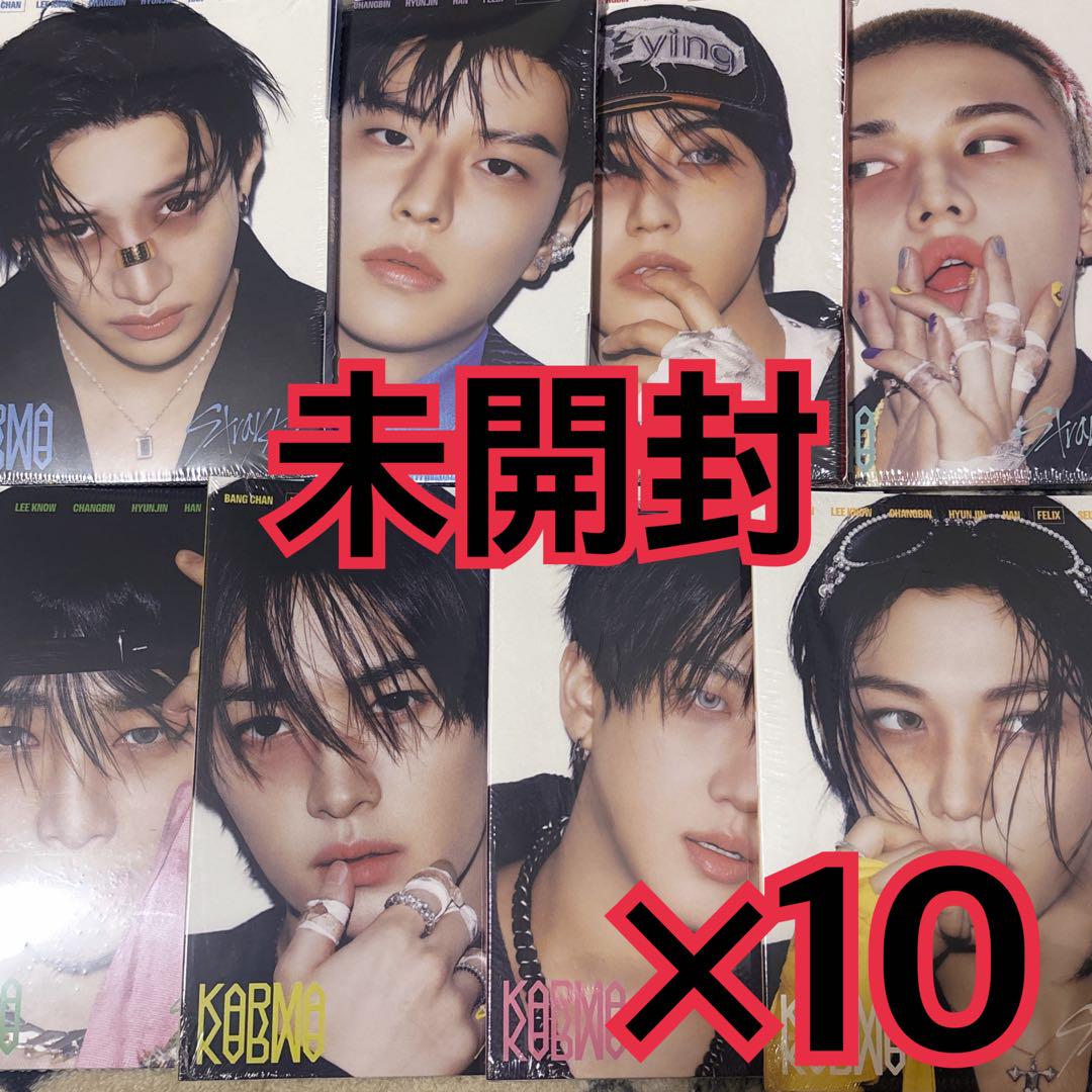

[USED] straykids album 8 types x 10 accordion KARMA