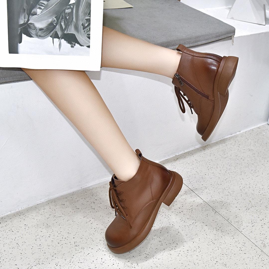 

Кожаные ботинки женские 2025 осень и зима новые первый слой коровьей кожи круглый носок плоская подошва шнуровка ботинки Мартин простые базовые женские короткие ботинки 34