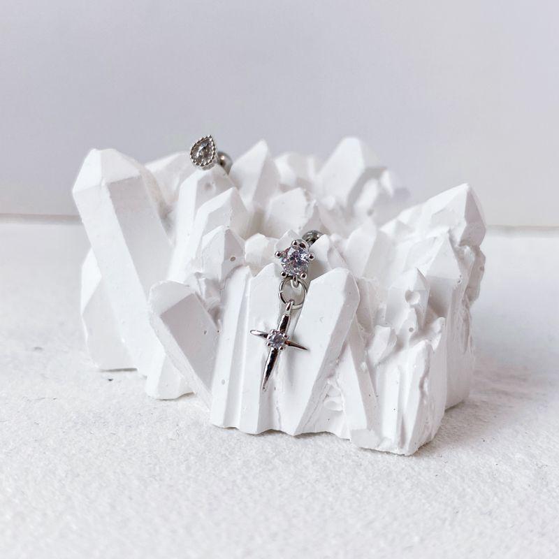 Women's Light Luxury Diamond Stud Earrings