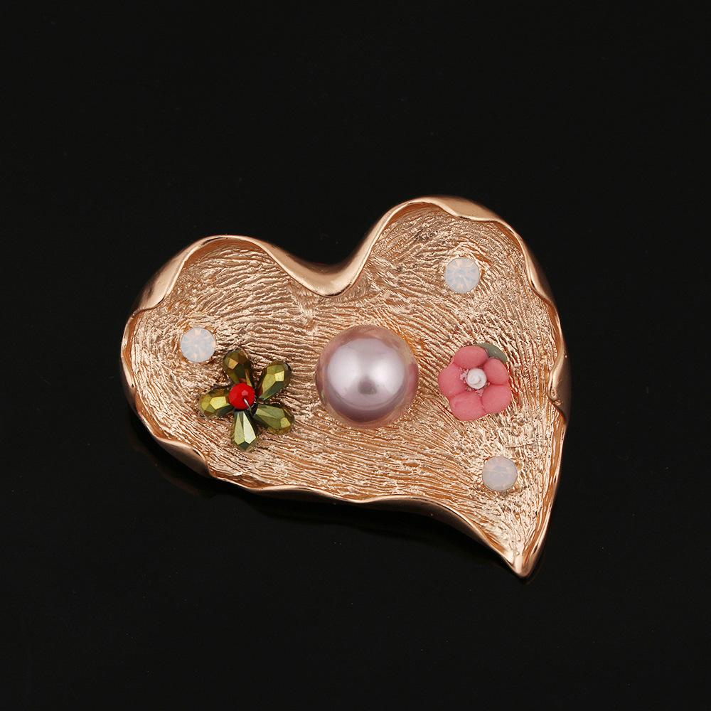 

Hot Retro Alloy Love Brooch High-End Light Luxury Clothing Accessories High-End Pin Jewelry Corsage золотий