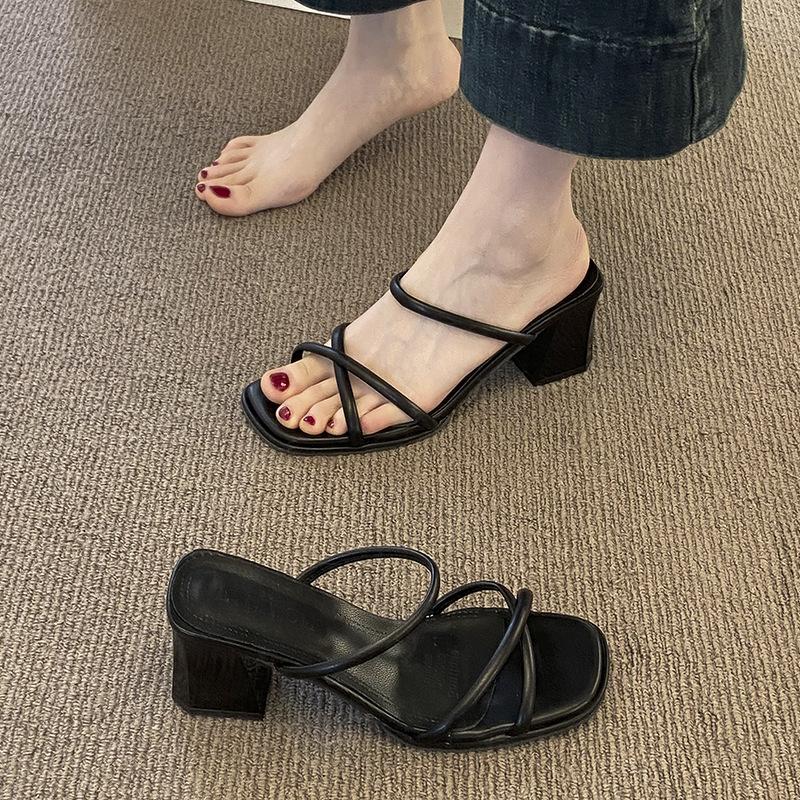 French niche thick heel cool slippers outside fairy shoes in the summer of 2025 new thin strap middle heel with skirt sandals