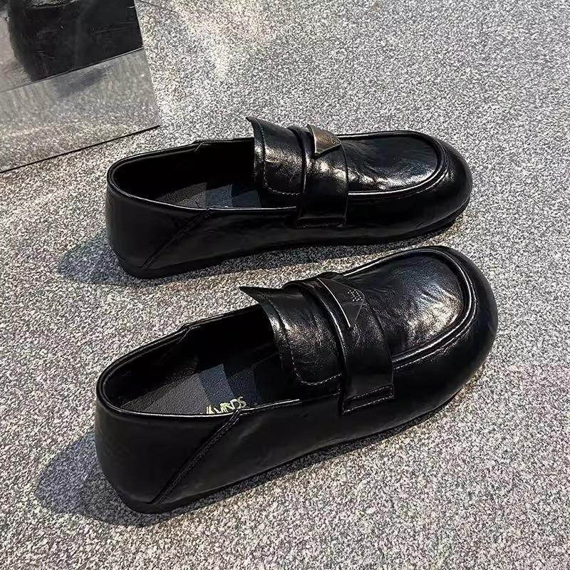

Retro one-pedal lazy shoes women s 2025 new flat-bottomed soft leather single shoes British style small leather shoes versatile loafers 35