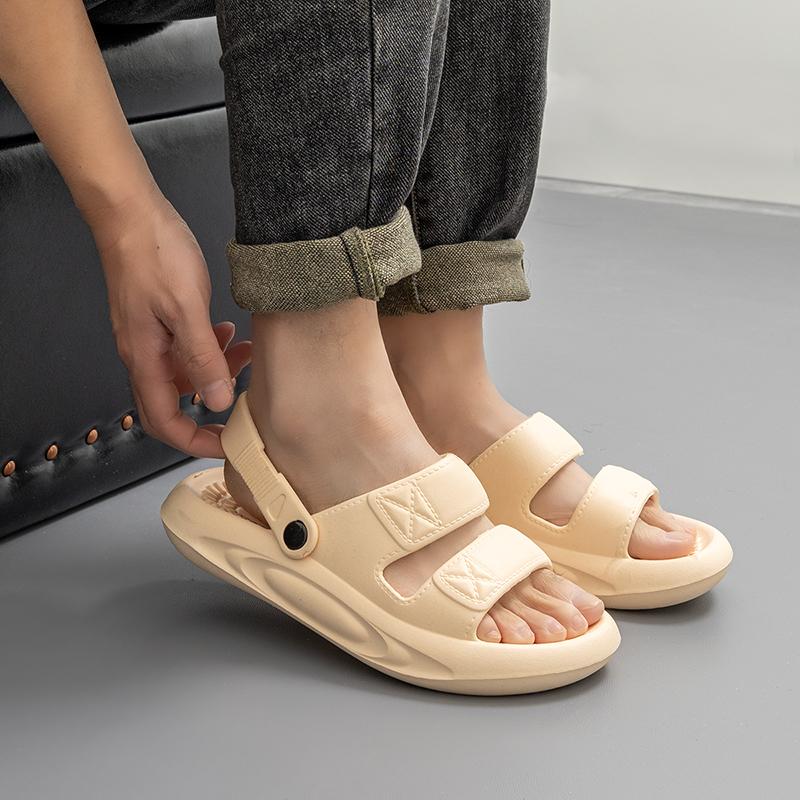 Hot Sale Brand Clogs Men Sandals EVA Lightweight Sandals Casual Shoes  Unisex Colorful Shoes for Summer Beach Zapatillas Hombre