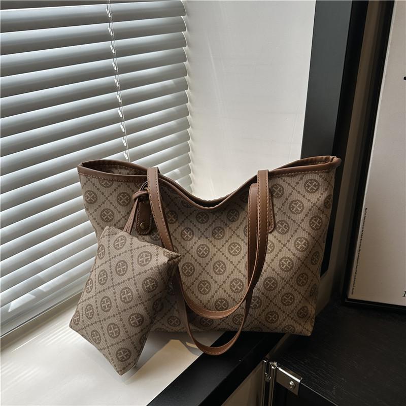 New Mother and Child Bag Fashionable Retro European and American Large-capacity Letter Printing Portable Shoulder Bag Tote Bag Women's Bag