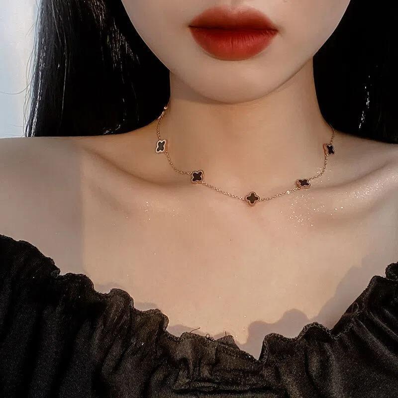 Titanium Steel 18k Gold Clover Necklace