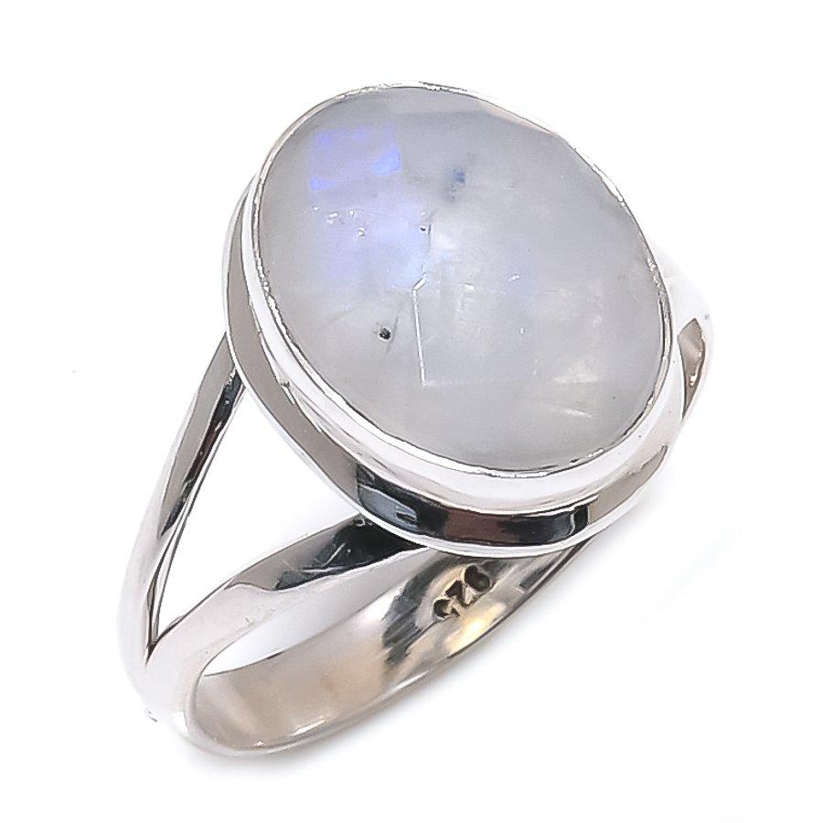 

Кольцо из серебра 925 пробы с натуральным радужным лунным камнем S.9.5 d5S80