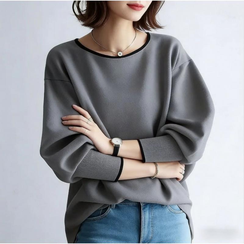 

2026 Spring Japanese Style Women s Color Block Long Sleeve Pullover T-shirt, Round Neck, Slimming Fit, Available in 3 Colors. Medium серый