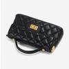 Borsa a tracolla quadrata piccola da donna in pelle con tracolla a catena, design trapuntato, stile minimalista urbano, per l'uso quotidiano