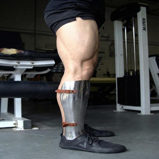 Polierte Metallbeinschienen Mittelalterlicher Ritter Schienbeinschoner LARP Rüstung Beinschoner Stahl Körperpanzer für Männer Frauen Geschenk