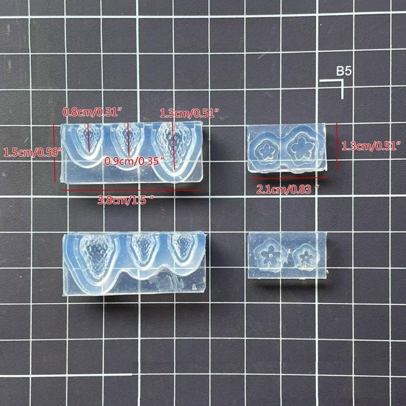 Handmade Epoxy Mold DIY 3D Strawberry and Leaves Silicone Mold Crystal Resin Crafting Tool Project Epoxy Cake Decoration