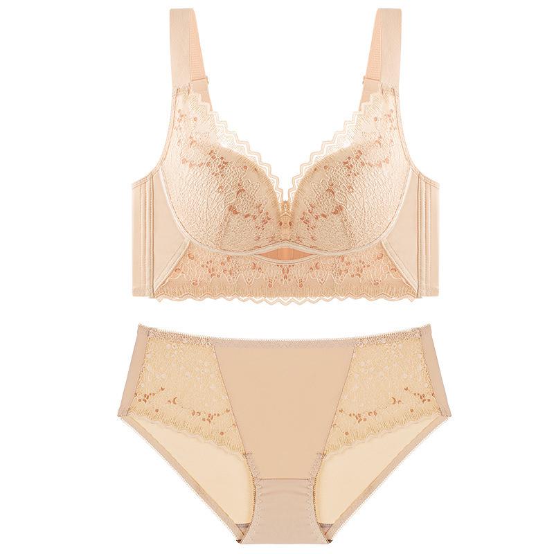 Elegant Lace Push-Up Bra: Medium-Thick, Wire-Free, Supportive for Small Busts