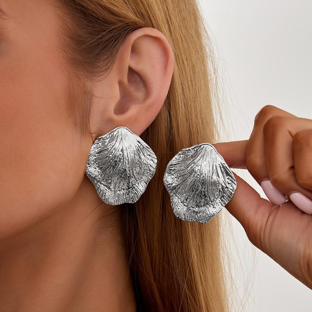 Design Hollow Ginkgo Leaf Metal Earrings, Fashion Shell Pattern Ear Studs For Women