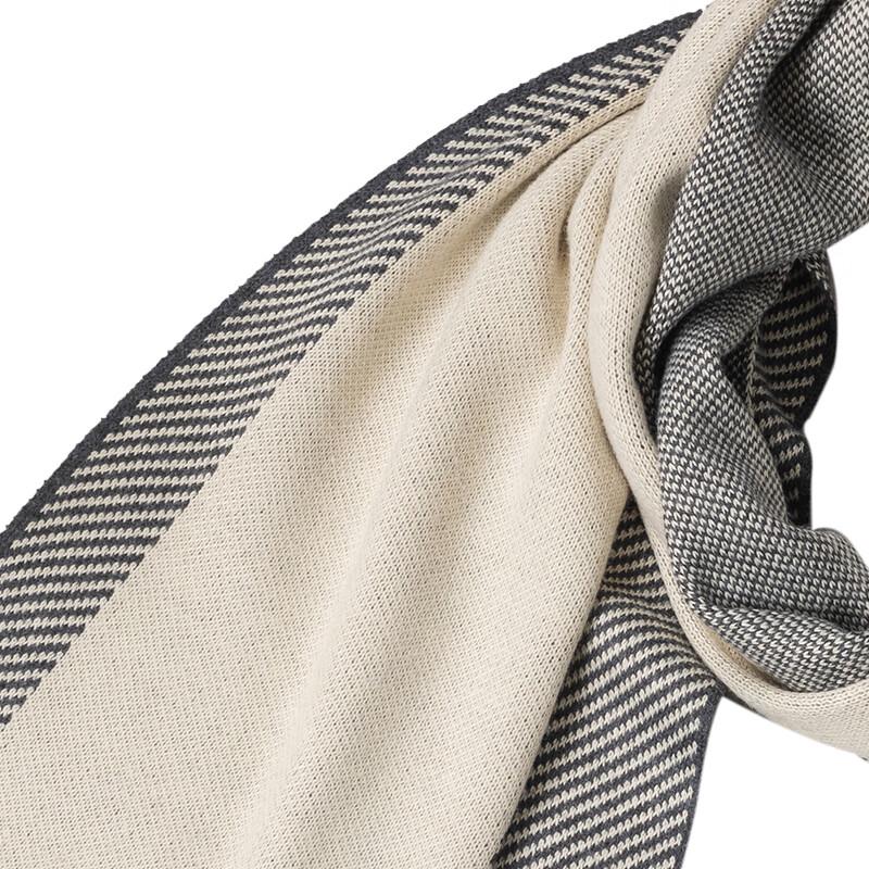 Aisyalan Strickschal