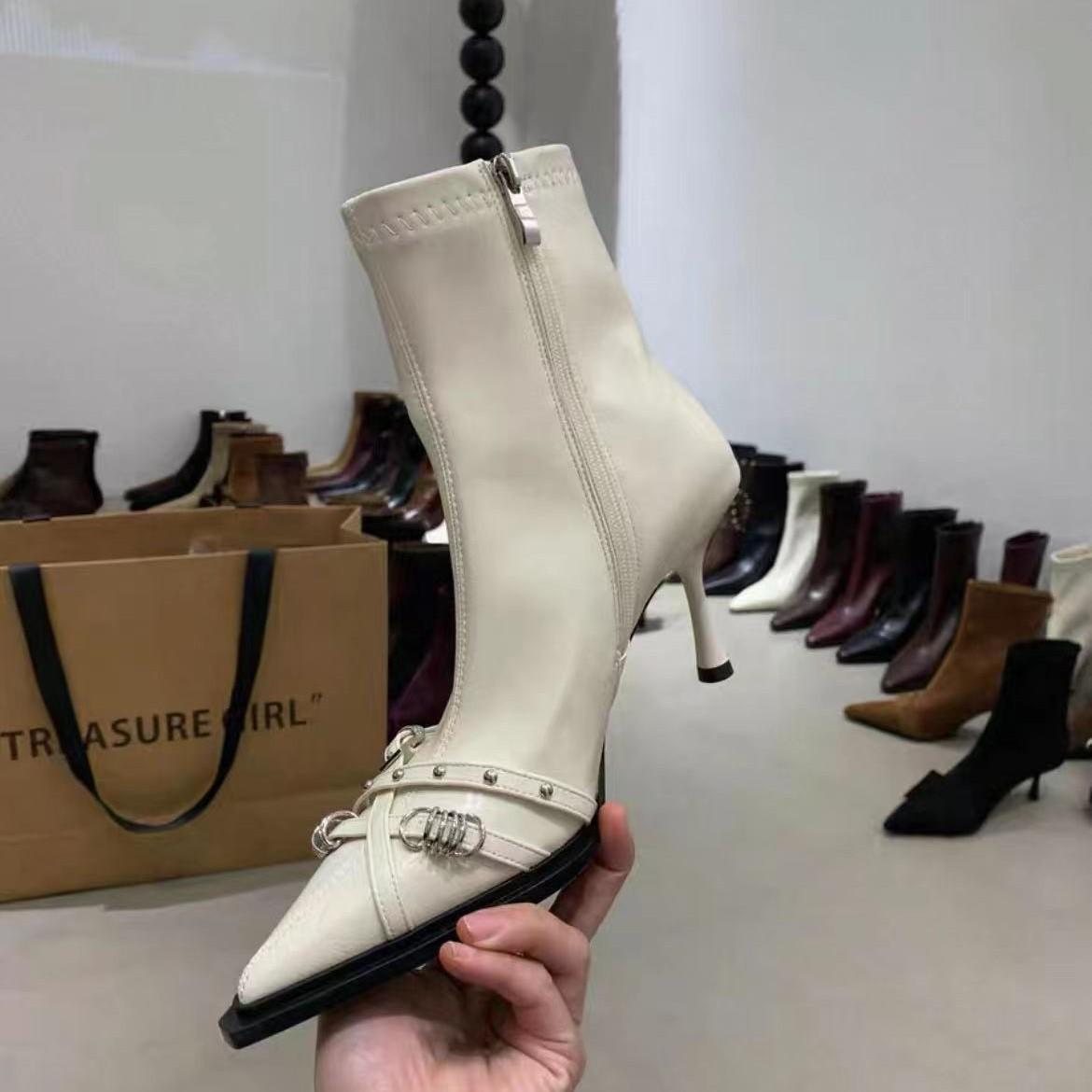 

Spice girls fried street pointed high-heeled short boots children s autumn and winter new temperament bare boots advanced sense rivet thin heel thi 39