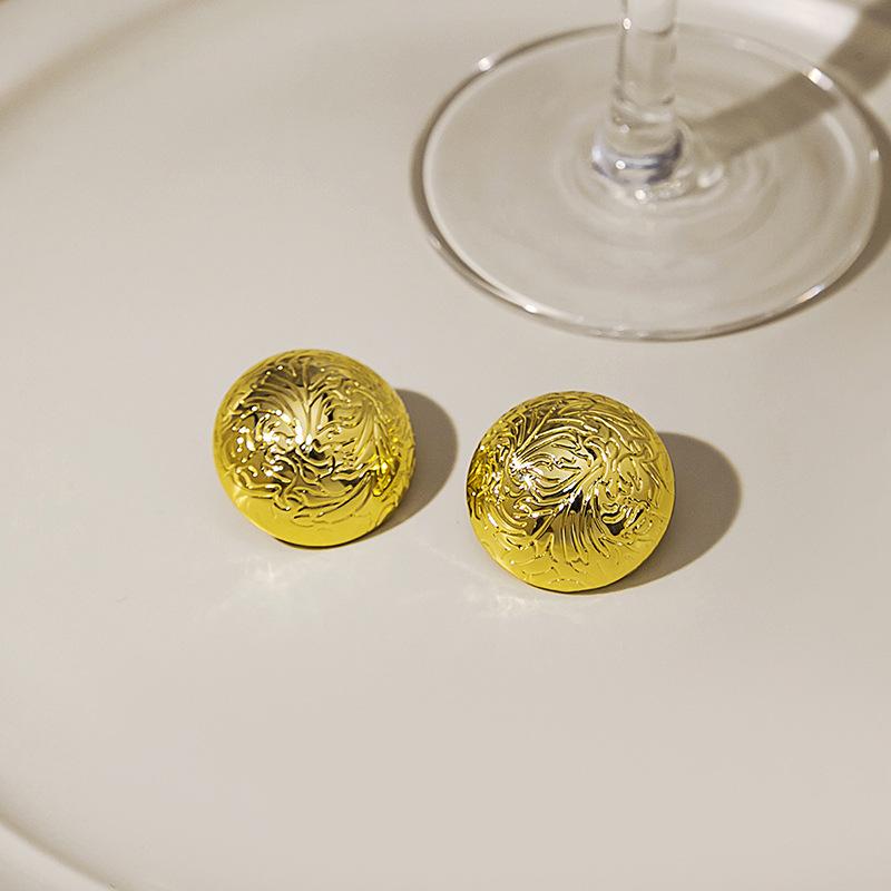 Retro Geometric Metal Stud Earrings, Simple Wave Texture Hong Kong Style Earrings, Niche High-End Square Earrings.