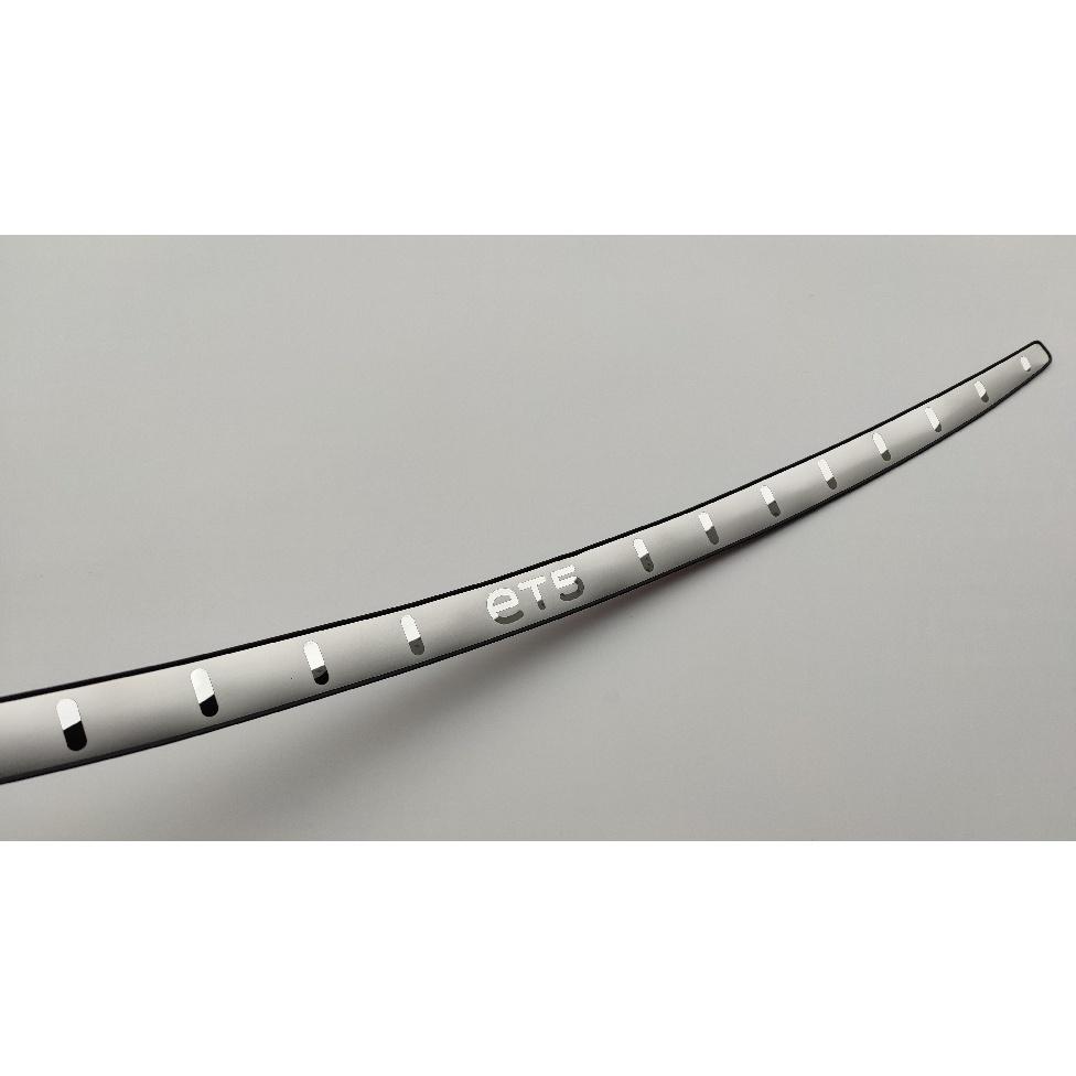 Auto Zubehör Stamm Trim Hinterer Stoßdämpfer-schutz Edelstahl Tür-Schwellen-verschleiss-Platte Aufkleber Für NIO ET5 2022