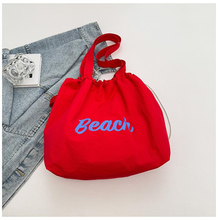 Spring and summer new fashionable large-capacity shoulder underarm bag female simple commuter student tote bag