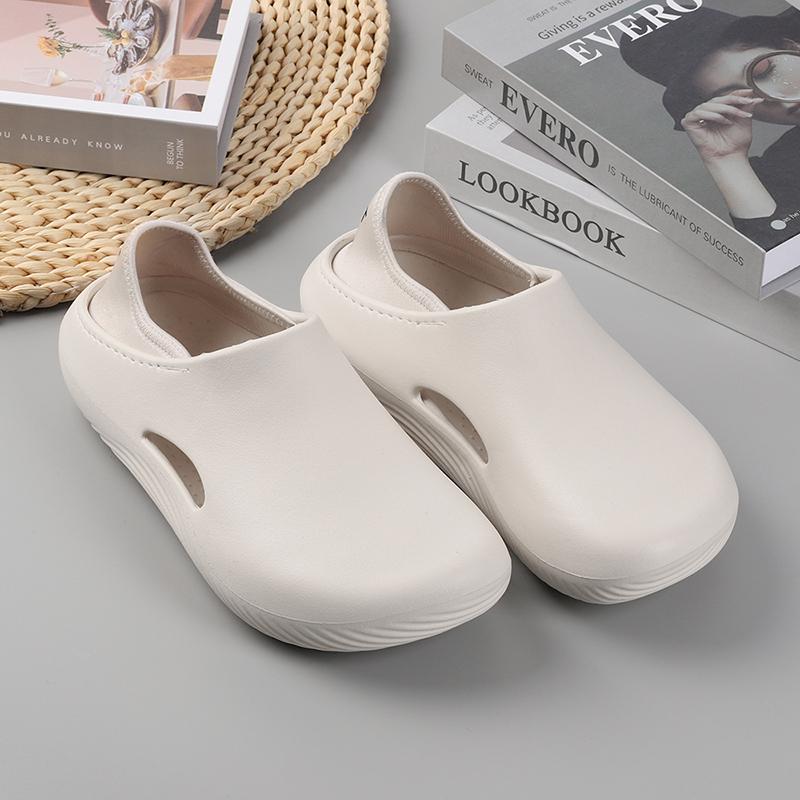 Men Slippers WaterProof Anti Skid Chef Shoe Breathable Slip on Casual Home Slippers Lightweight Beach Sandals Male Garden Clogs