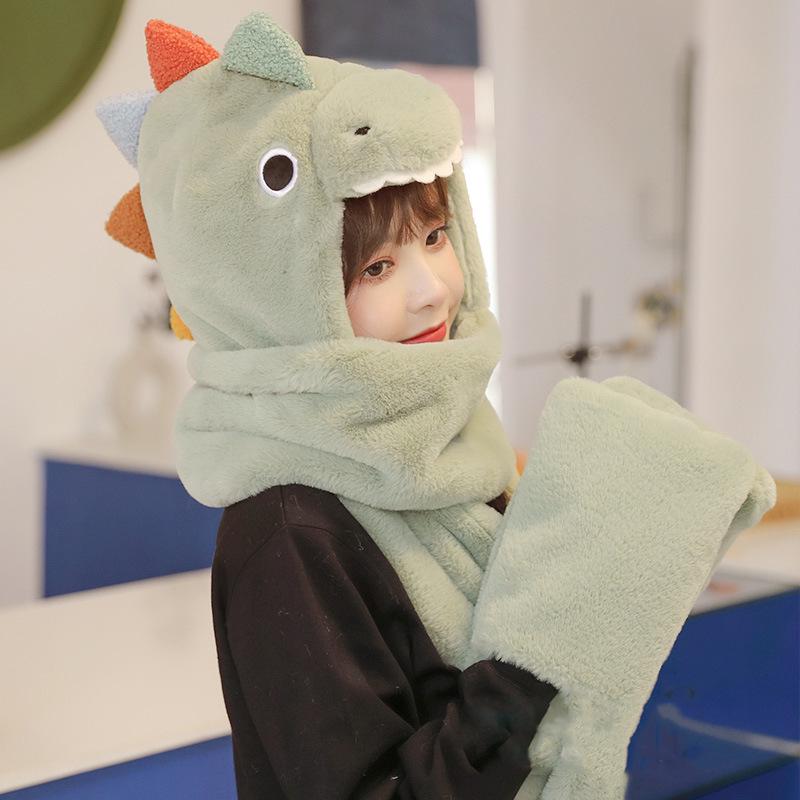 Set trendy și drăguț de iarnă cu dinozaur, pălărie, fular și mănuși, cu protecție caldă pentru urechi pentru Crăciun.