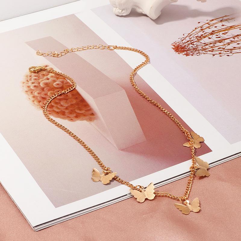Fashionable Cute Multi-butterfly Pendant Necklace Flying Butterfly Pendant Ladies Temperament Clavicle Necklace Creative Jewelry