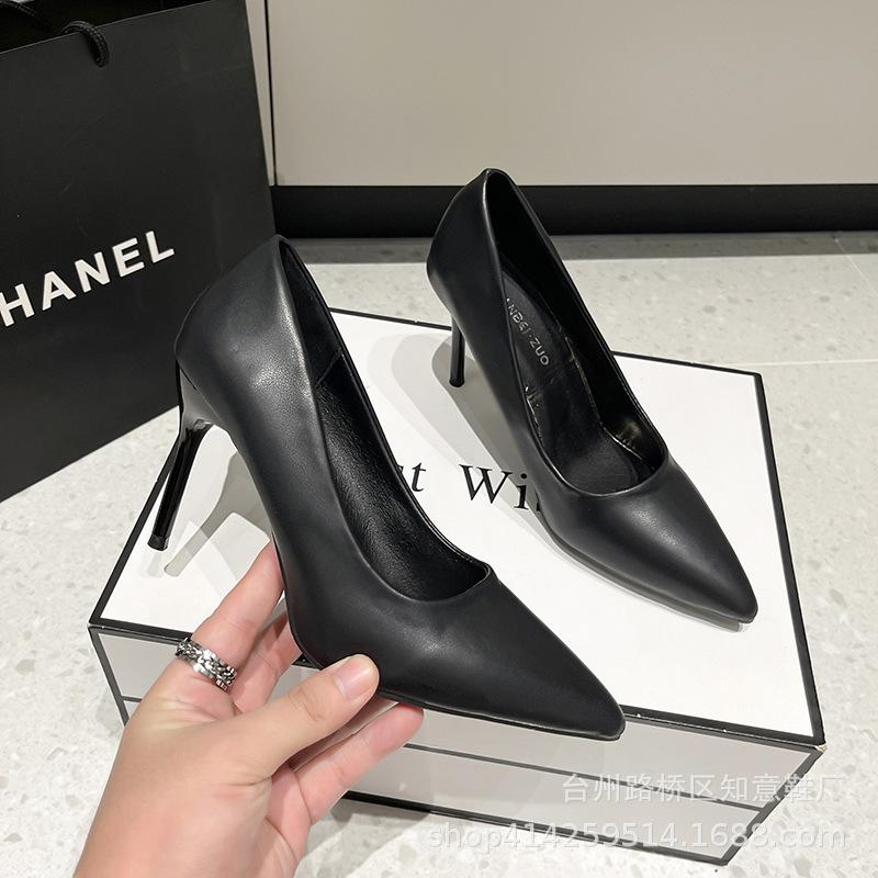 High Heels Damen 2025 neue große schwarze dünne Ferse spitzer leichter Mund Wildleder professionelles Temperament Student Etikette Schuhe