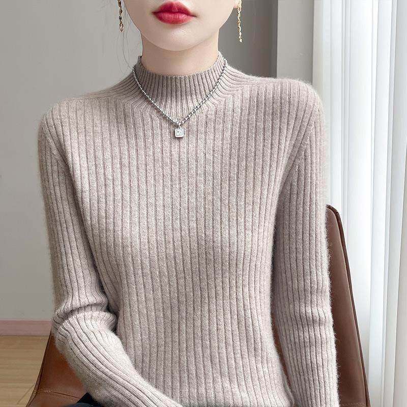 For The Autumn and Winter Collection Pair It with A Women's Sweater A Semi-high-neck Pull-out Long-sleeved Knitted Sweater As A Base Layer