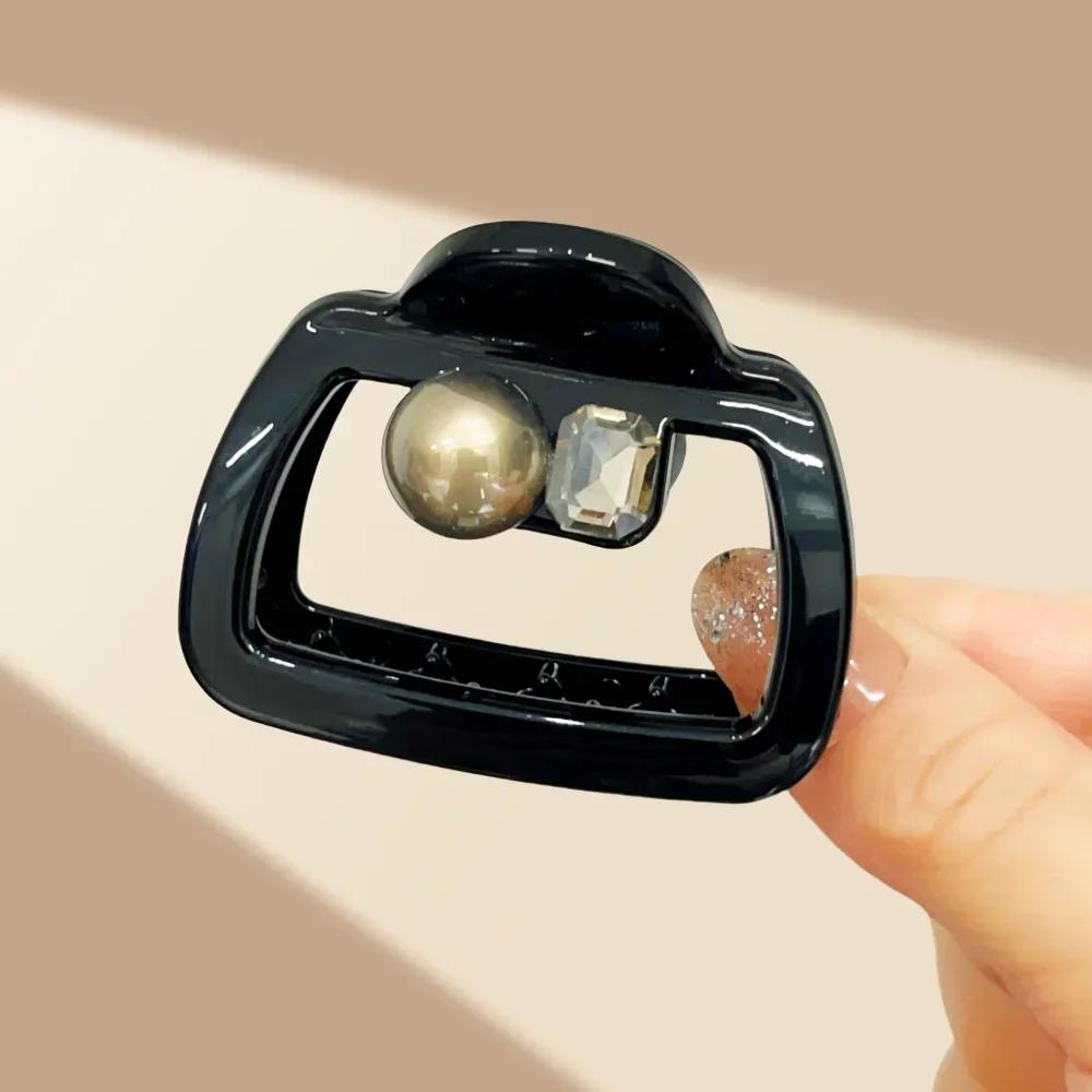 Elegant Crystal Pearl Medium Size Thick Thin Women's Hair Claw Clip Accessories Korean Star Red Black Catch Clamp Girls Headwear