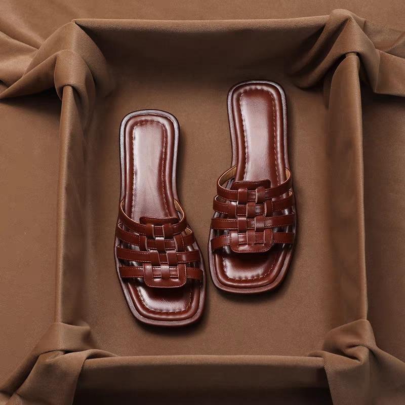 

Hongkai · Casual versatile lazy people wear soft leather cool slippers women s summer 2025 new low-heeled comfortable one-word drag The price of more than 1,000 pairs is customized. світло-коричневого кольору