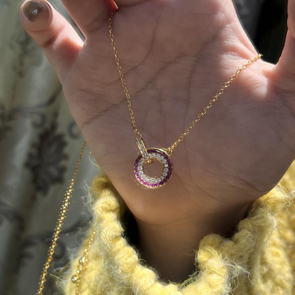 Roter Korund Runder Kuchen Halskette Design Sinn Farbiger Diamantring Pulloverkette Schiebbar Verstellbar Live-Übertragung Zubehör