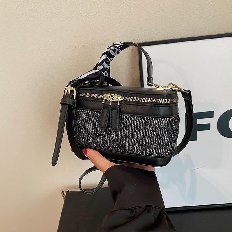 Сумка-коробка Crowd design для женщин на весну — фото 4